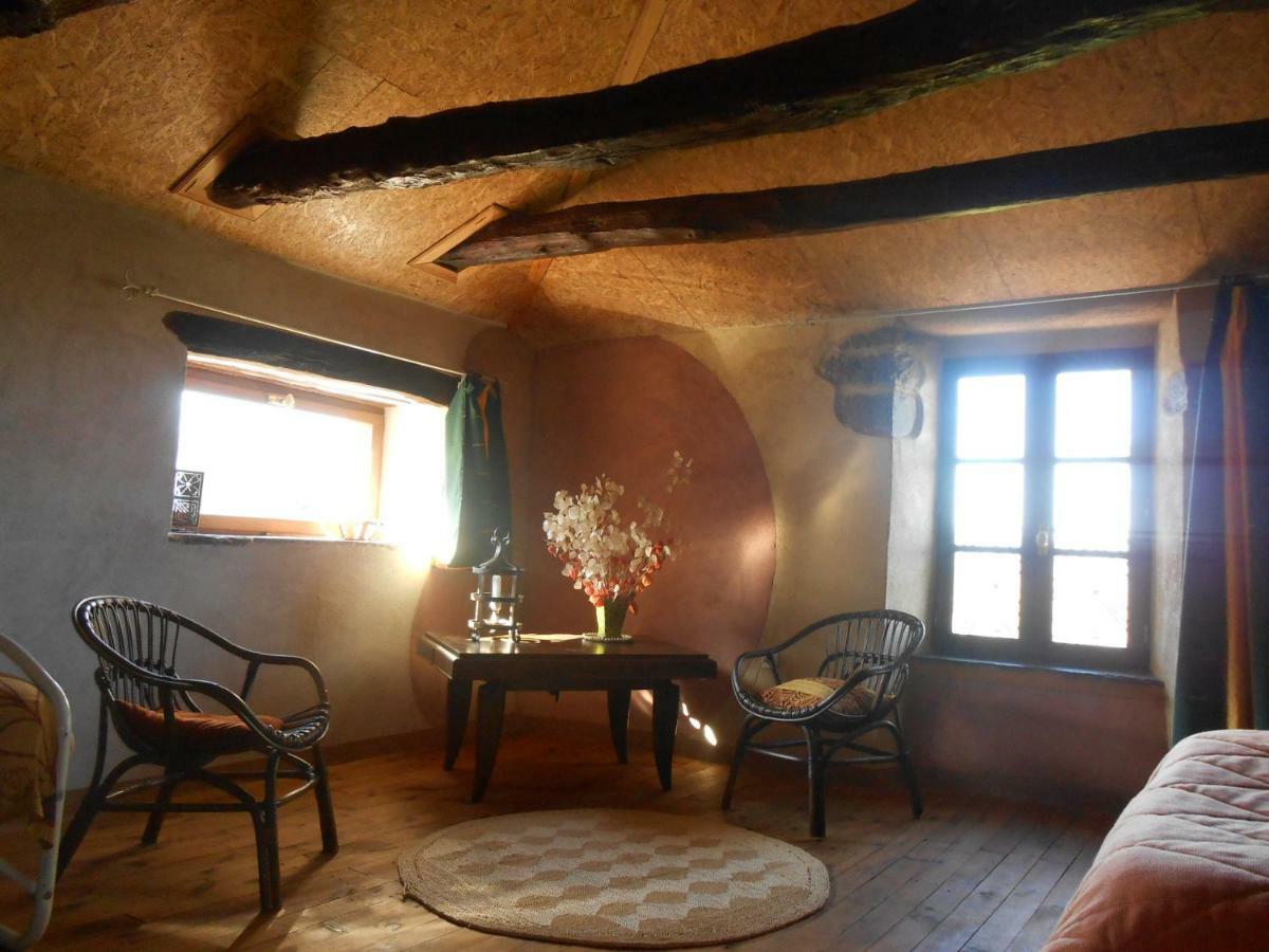 Chambre D'Hotes Des Monts Saint-Izaire Exterior photo