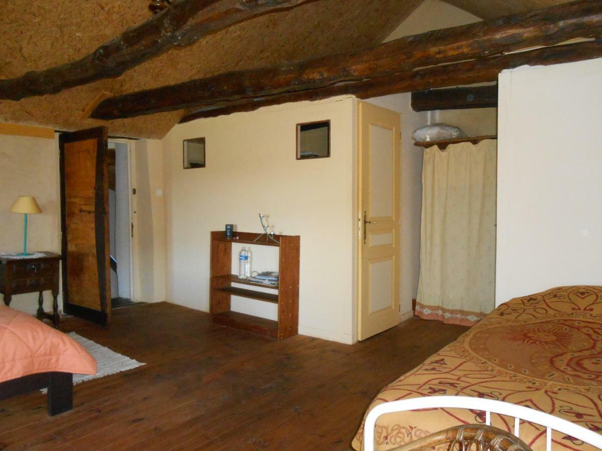 Chambre D'Hotes Des Monts Saint-Izaire Exterior photo